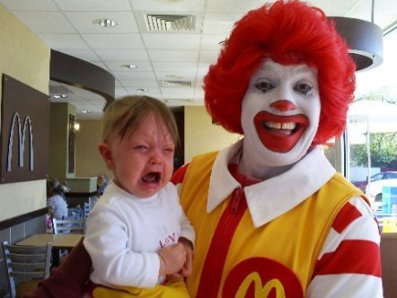 De goedkope clown van McDonalds is een voorbeeld van hoe het niet moet!